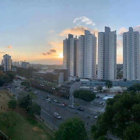 707- Apartamento Encantador, Amplo E Decorado, Quarto, Sala, Cozinha, Mobiliario Moderno, Cozinha Completa Com Utensilios , Excelente Vista Da Cidade E Localizacao Privelegiada No Bairro Bigorrilho Curitiba Kültér fotó